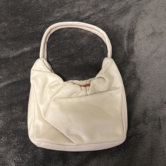 Staud accent leather shoulder bag (cream) - Picture 6 of 6